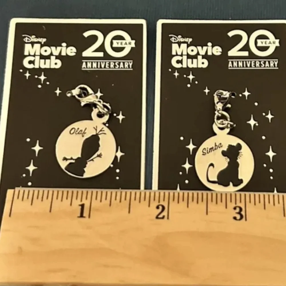 Disney Movie Club Charms Simba & Olaf 20th Anniversary Pendants 2021 2 Charms